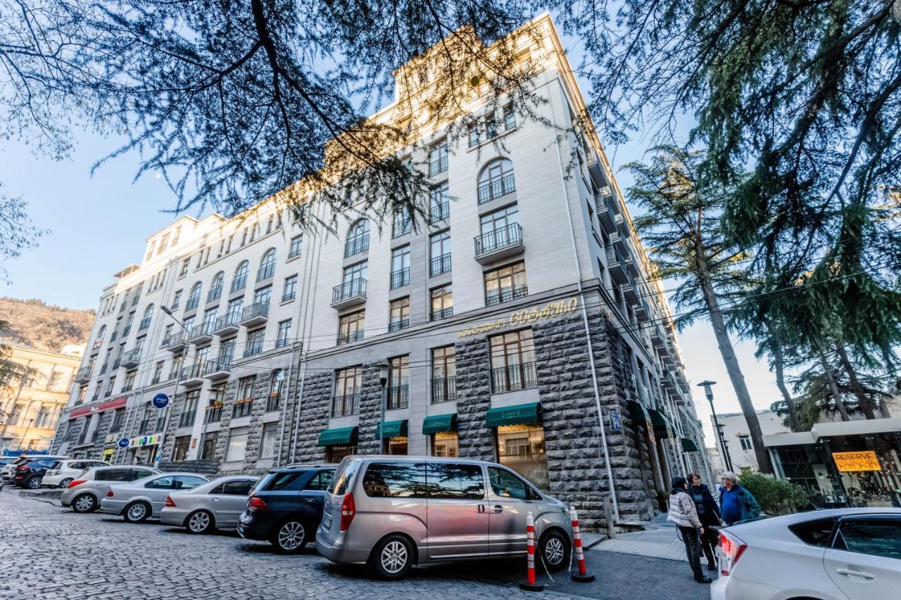 Lovely 2 Bedroom Flat Tbilisi Bagian luar foto