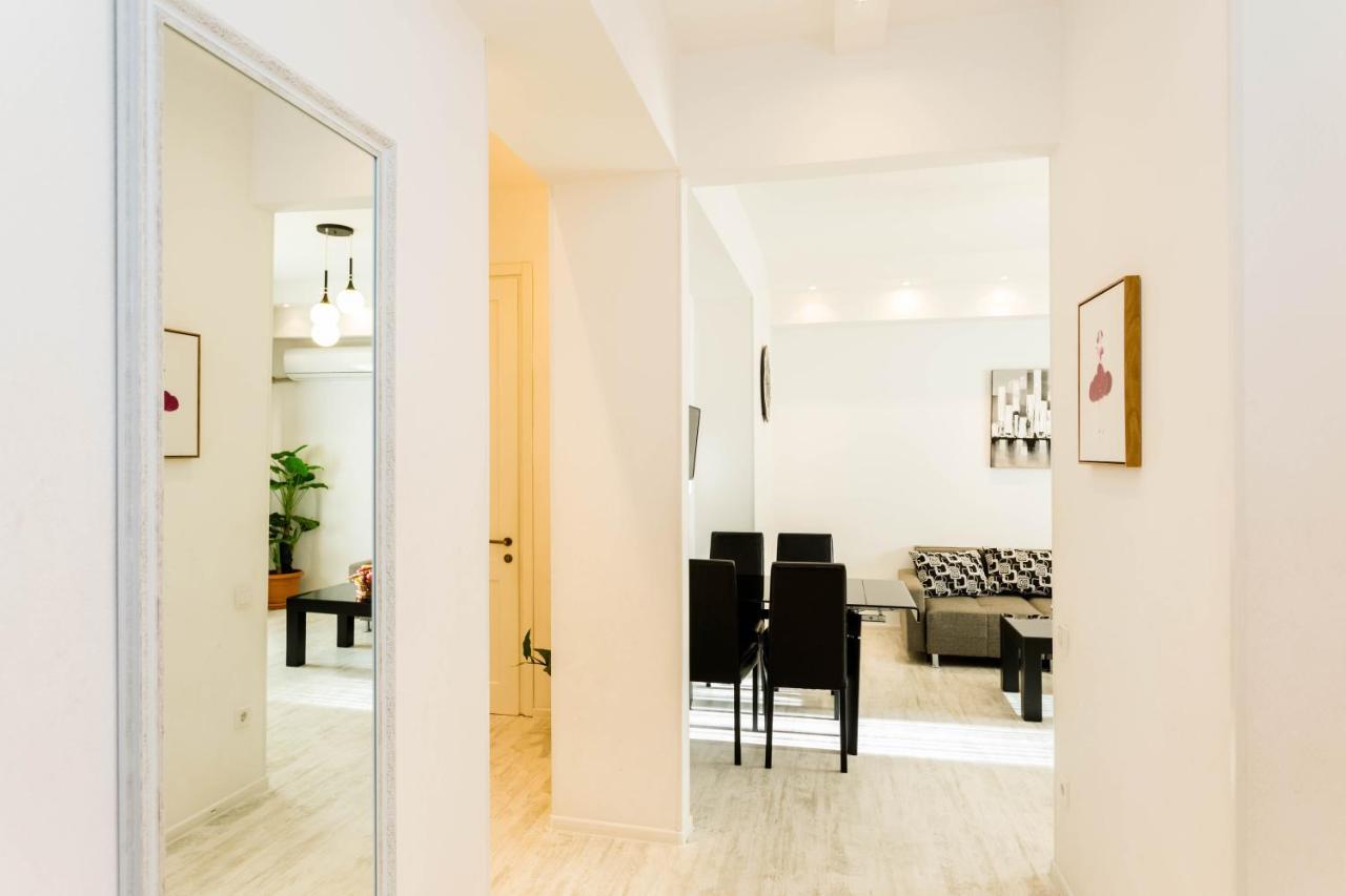 Lovely 2 Bedroom Flat Tbilisi Bagian luar foto